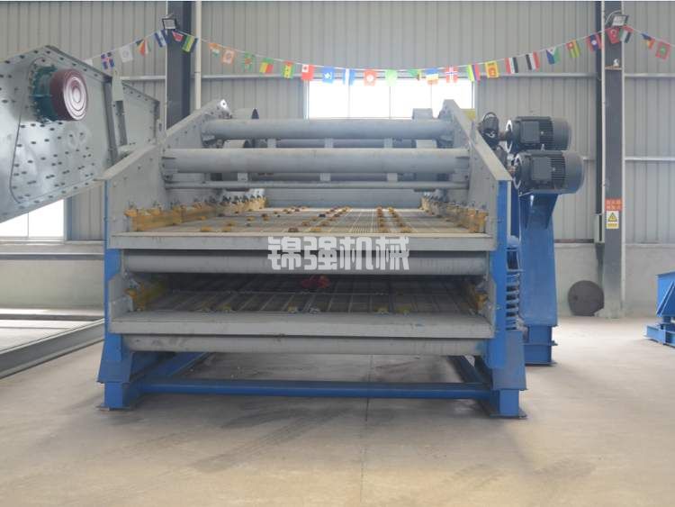 石子破碎機(jī)整套設(shè)備價(jià)格多少錢?石頭破碎機(jī)設(shè)備有哪些?(圖5) 石子破碎機(jī)整套設(shè)備價(jià)格多少錢?石頭破碎機(jī)設(shè)備有哪些?(圖5)